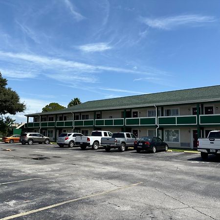 Inn On The Green Florida Tavares Exterior photo