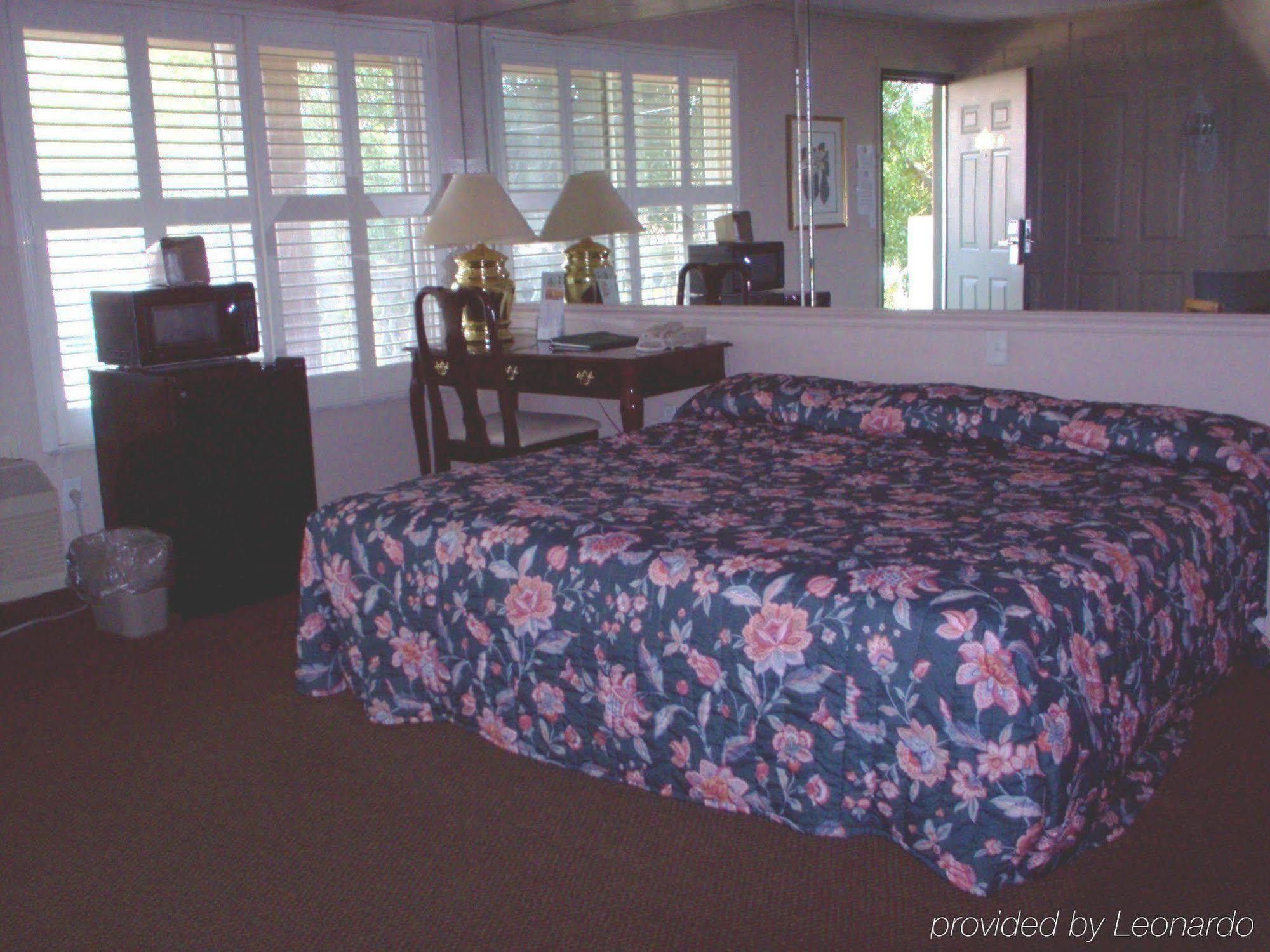 Inn On The Green Florida Tavares Room photo